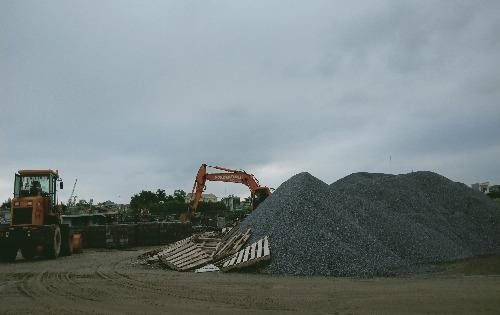 Quảng Ninh: Lập cảng bến hàng ngàn m2 trái phép trên hành lang đê, cán bộ xã quản lý “bằng miệng”?