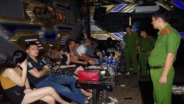 Nhóm đối tượng bay lắc và sử dụng ma túy đá tại quán Karaoke Tokyo