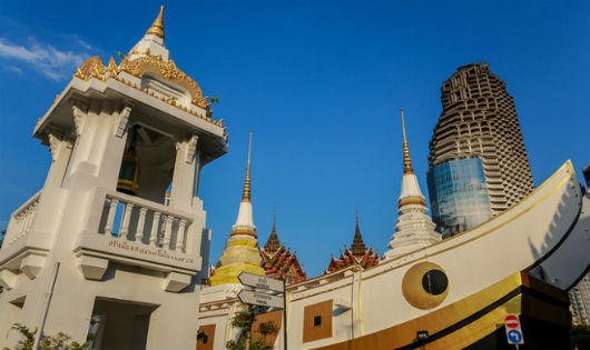 Đi buýt sông ngắm những ngôi chùa nổi tiếng ở Bangkok