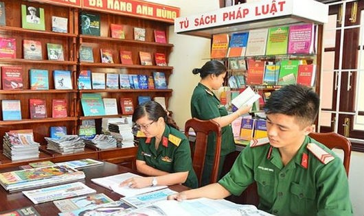 Tủ sách pháp luật truyền thống đang giảm sức hút