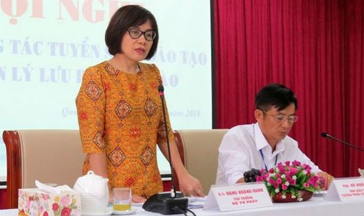 Thứ trưởng Đặng Hoàng Oanh