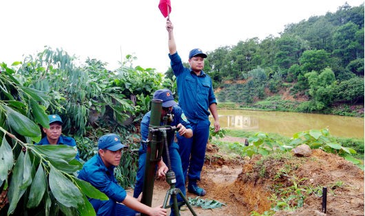 Trung đội cối 82, Công ty CP Than Hà Tu thực hành đánh địch đổ bộ đường không.