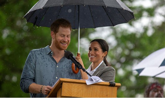 Harry và Meghan tham dự một sự kiện ở Dubbo, Australia hôm 17/10