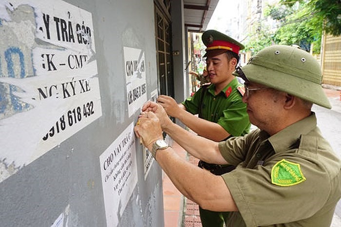 Quảng cáo tín dụng đen bủa vây quanh khu công nghiệp