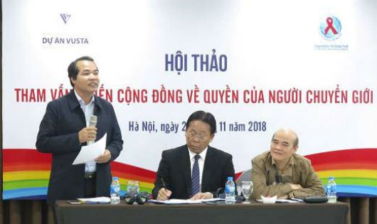 Ông Đoàn Hữu Bẩy, Phó Vụ trưởng Vụ Khoa giáo-Văn xã, Văn phòng Chính phủ phát biểu tại hội thảo