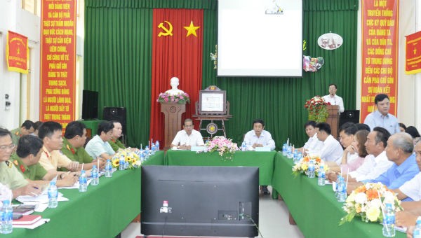 Quang cảnh buổi họp