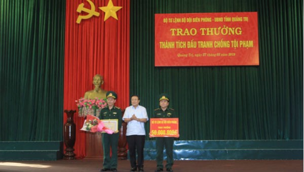 Trao thưởng 50 triệu đồng cho Bộ đội Biên phòng tỉnh Quảng Trị  