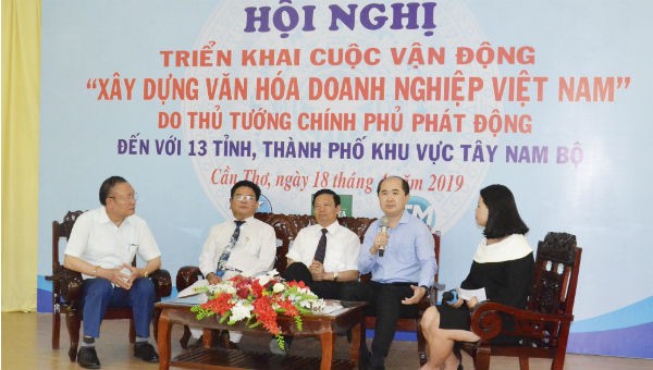 Trao đổi tại Hội nghị