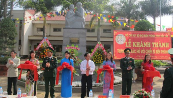 Lễ khánh thành tượng đài