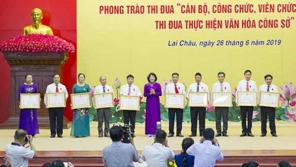 Tặng Huân chương Lao động hạng Nhất, hạng Nhì và hạng Ba cho các cá nhân có thành tích trong công tác cũng như trong các phong trào thi đua.