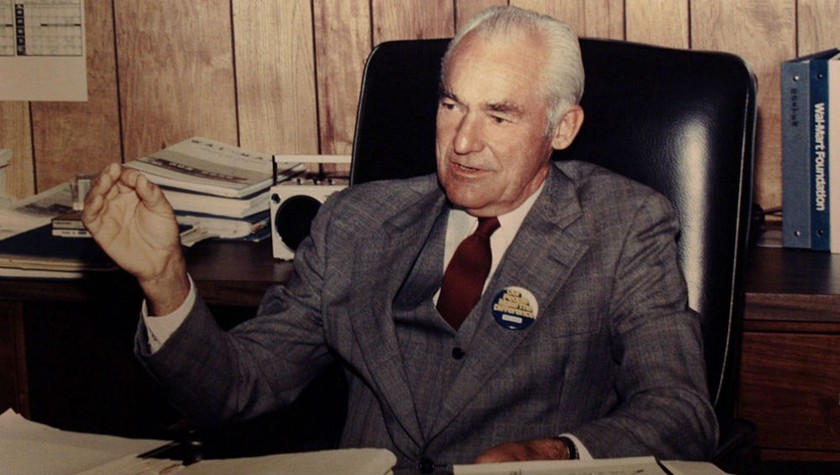 Sam Walton, người sáng lập tập đoàn bán lẻ Walmart