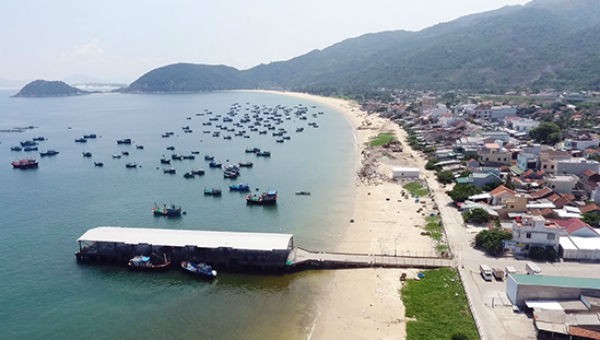 Một góc huyện Vạn Ninh, nơi được kỳ vọng trở thành Đặc khu kinh tế Bắc Vân Phong. Ảnh VnExpress.