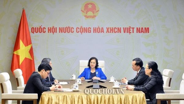 Chủ tịch Quốc hội Nguyễn Thị Kim Ngân điện đàm với Chủ tịch Quốc hội Lào Pany Yathotou