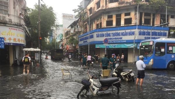 Ngập úng là vấn đề nan giải của TP HCM. Ảnh minh họa.