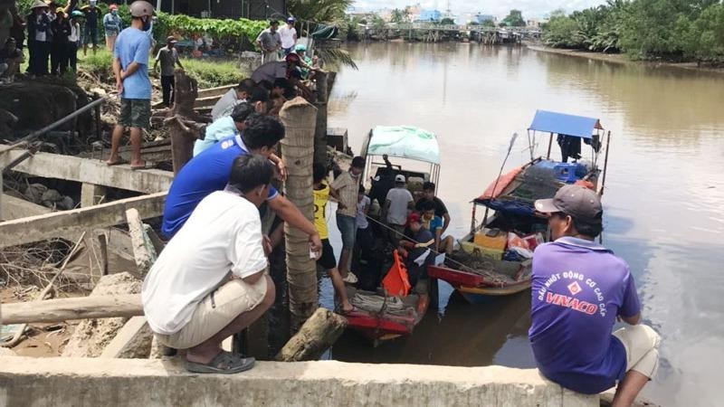 Hiện trường vụ lật ghe.