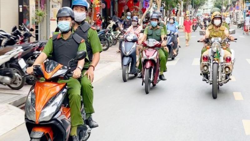 Lực lượng Công an TPHCM tuần tra trấn áp tội phạm.