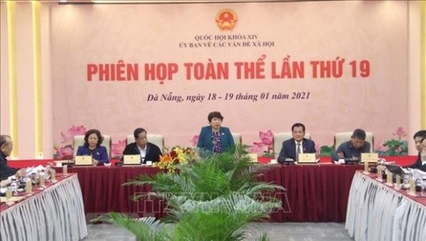 Quang cảnh phiên họp.