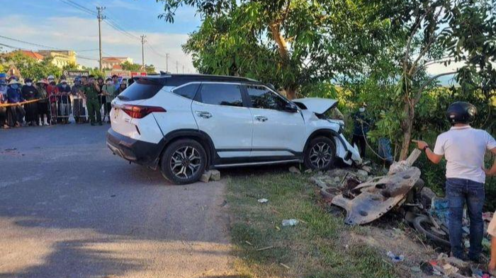 Tin giao thông đến sáng 22/6: Về thăm quê, gia đình 3 người gặp nạn; Bé trai tử vong khi chạy xe đạp điện đi đón mẹ