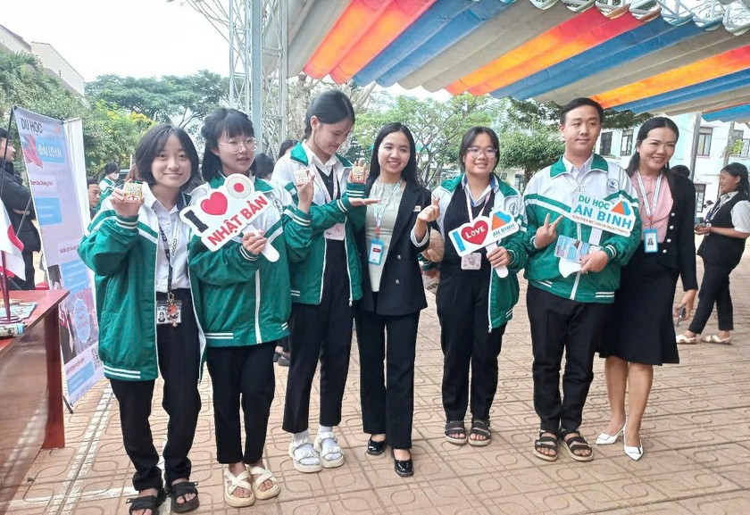 Các nhà tuyển dụng đem tới cơ hội việc làm, định hướng nghề nghiệp trong và ngoài nước.
