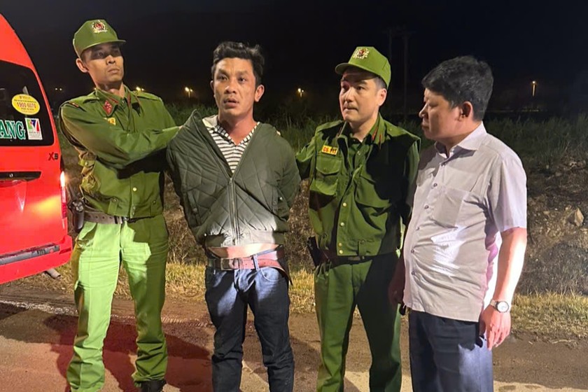 Lý Minh Khoa bị bắt sau khi trộm xe 16 chỗ.