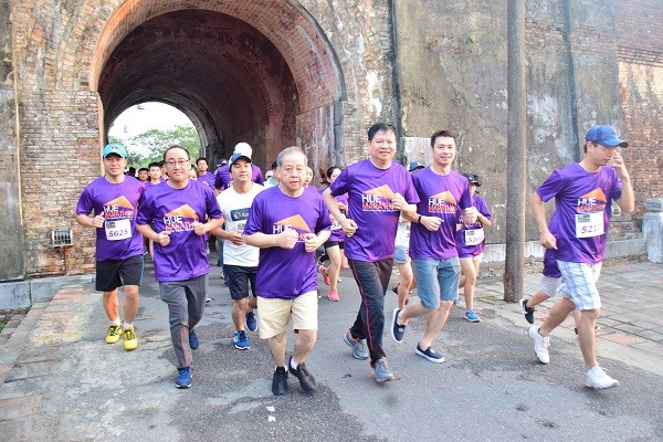 Lãnh đạo tỉnh TT- Huế tham gia cuộc thi chạy bộ Huế Marathon 2019