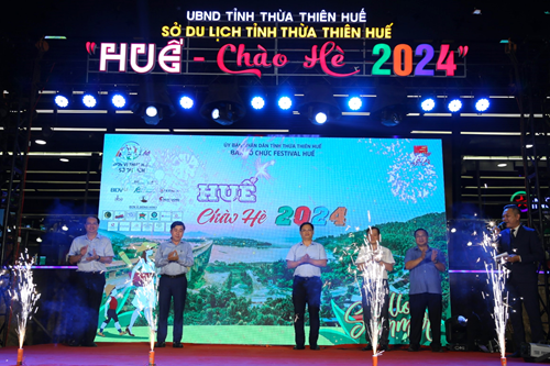 Sự kiện "Huế- Chào hè 2024" được tổ chức tại phố đi bộ Hai Bà Trưng (TP Huế) nhằm tạo hiệu ứng truyền thông thu hút du khách đến tham quan tại Huế.