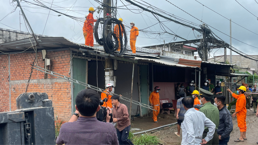 Vận động thành công hộ dân giao mặt bằng thi công cầu Mỹ Đức Tây