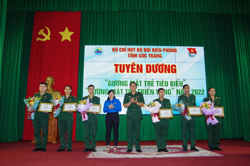 Bộ đội Biên phòng Sóc Trăng tuyên dương gương mặt trẻ tiêu biểu năm 2022