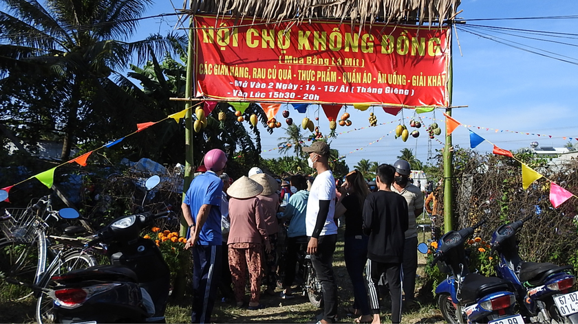 'Hội chợ Không đồng' ấm lòng người dân