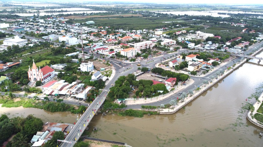 Huyện Tân Thạnh đang từng ngày vươn mình phát triển về mọi mặt.