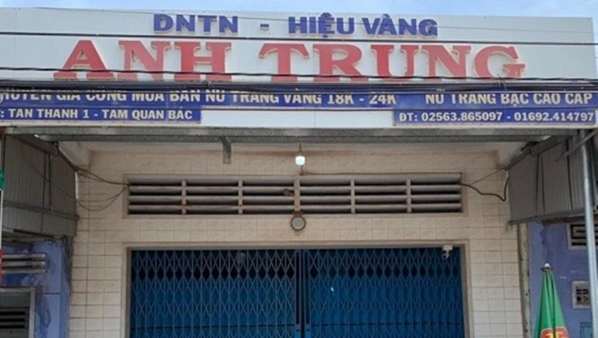 Hiệu vàng Anh Trung - nơi xảy ra vụ trộm.