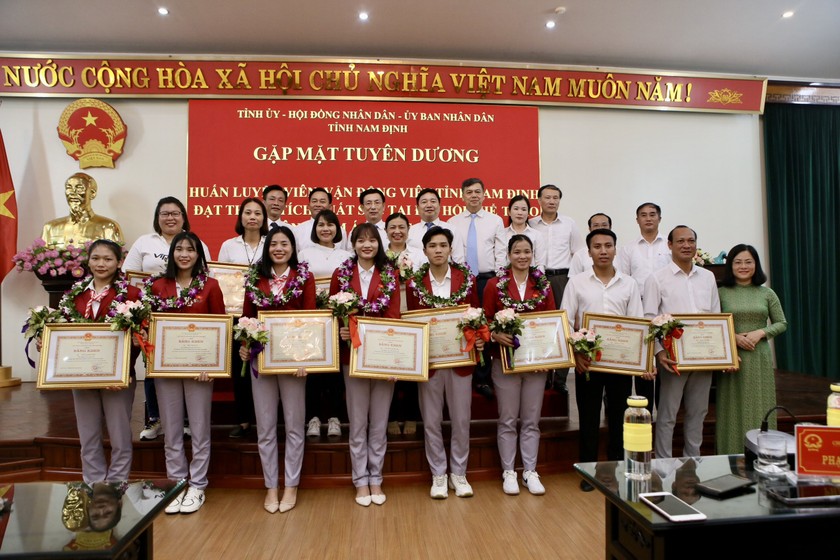 Tuyên dương các huấn luyện viên, vận động viên thành Nam đạt thành tích xuất sắc tại SEA Games 32