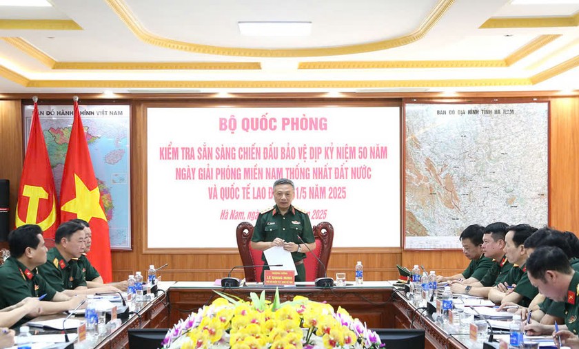 Thượng tướng Lê Quang Minh - Phó chủ nhiệm Tổng cục Chính trị Quân đội nhân dân Việt Nam chủ trì hội nghị.