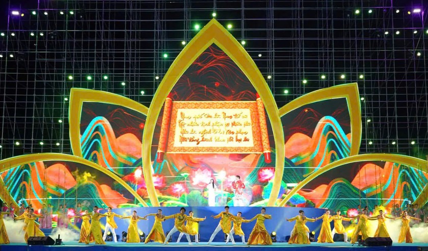 Chương trình nghệ thuật “Hào quang Tam Chúc”.