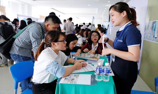 Ngày Hội việc làm trường Đông Á