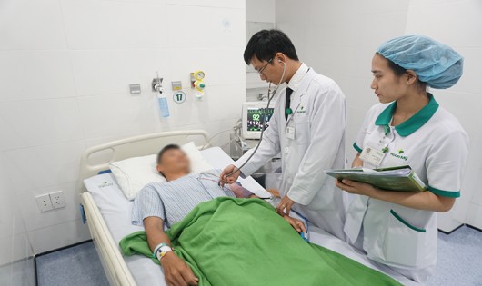 Bệnh nhân được theo dõi tại Bệnh viện Hoàn Mỹ