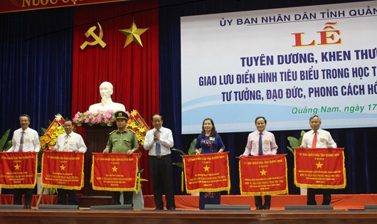 Tuyên dương điển hình tiêu biểu trong học tập và làm theo tư tưởng, đạo đức Hồ Chí Minh