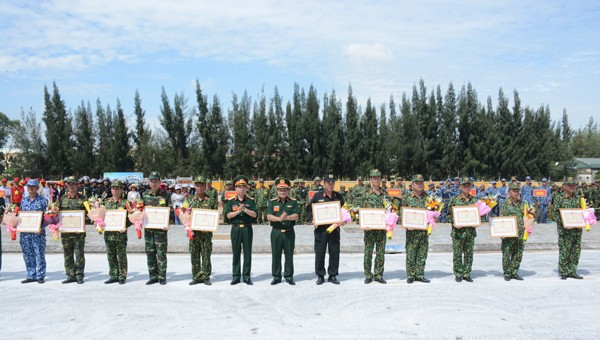 Bộ Quốc phòng tặng Bằng khen cho 19 tập thể hàn thành xuất sắc nhiệm vụ trong diễn tập