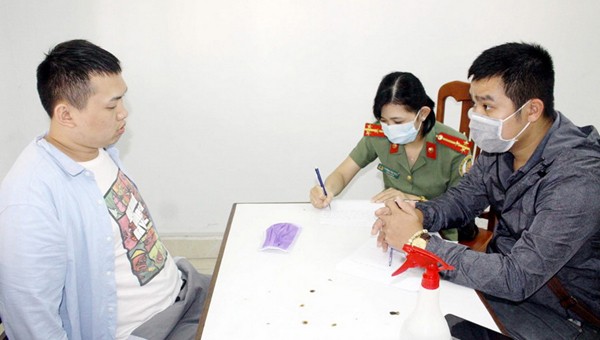 Nghi can Tiêu Quý Bình làm việc với CQĐT