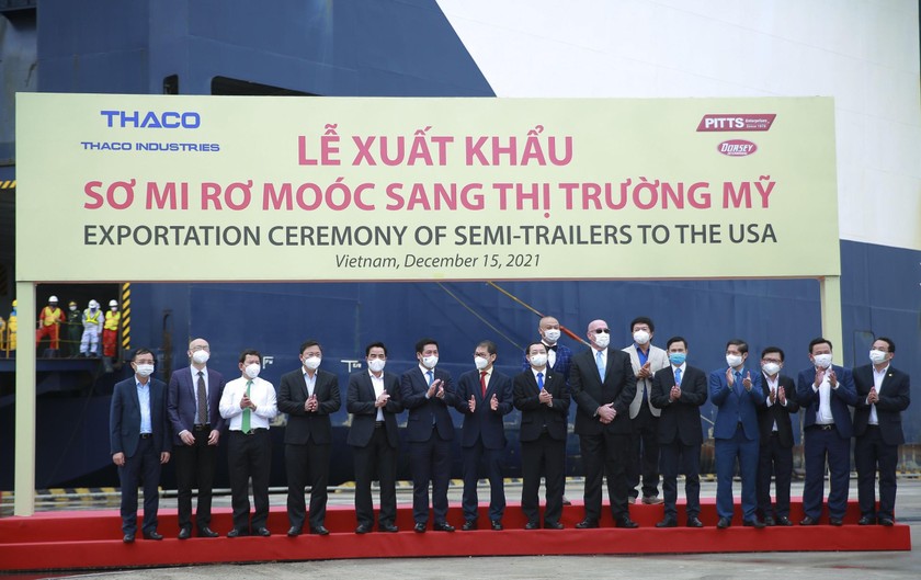 Lễ xuất khẩu 870 sơ mi rơ moóc đầu tiên sang Mỹ