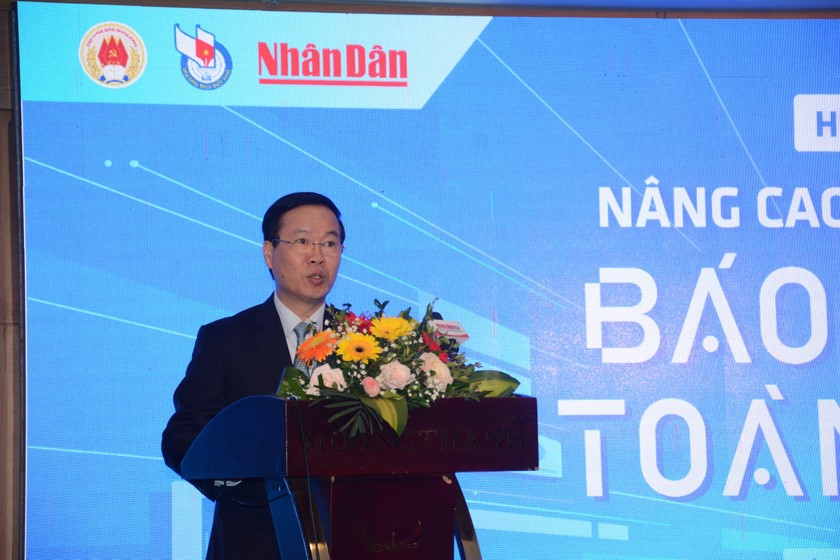 Thường trực Ban Bí thư Võ Văn Thưởng yêu cầu: Nhà báo cách mạng phải có tinh thần cách mạng, đó là tinh thần chiến đấu, đấu tranh loại bỏ cái xấu, bảo vệ cái tốt vì sự nghiệp chung của đất nước, là tinh thần tự đổi mới tự hoàn thiện bản thân mình.