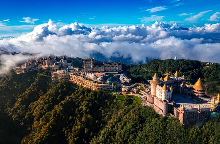 Sun World Ba Na Hills - địa điểm du lịch nổi tiếng của Đà Nẵng.