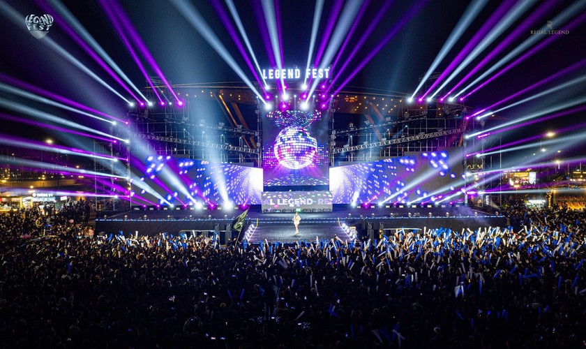Legend Fest 2025 có các hạng vé được thiết kế linh hoạt cho từng nhóm khán giả, từ vé phổ thông 279.000 đồng cho đến vé VIP 6 triệu đồng với khu vực riêng.