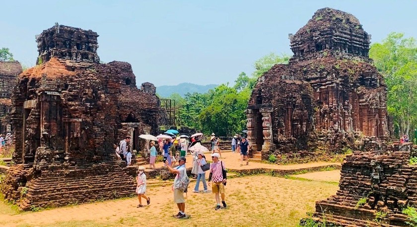 2 di sản văn hóa thế giới được UNESCO công nhận của Quảng Nam là phố cổ Hội An và thánh địa Mỹ Sơn vẫn là điểm đến hàng đầu của du khách trong kỳ nghỉ 30/4 - 1/5.