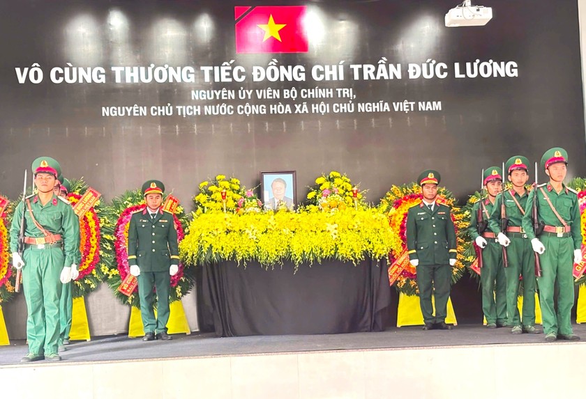 Lễ viếng nguyên Chủ tịch nước Trần Đức Lương được tổ chức tại Quảng Ngãi trong không khí trang nghiêm.