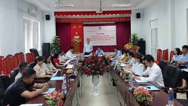 Ông Phan Hồng Nguyên, Phó Cục trưởng Cục PBGDPL, Bộ Tư pháp phát biểu tại buổi Tọa đàm.