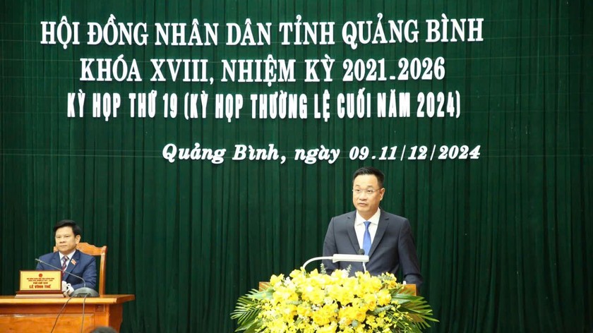 Ông Lê Ngọc Quang, Bí thư Tỉnh ủy Quảng Bình phát biểu tại kỳ họp.