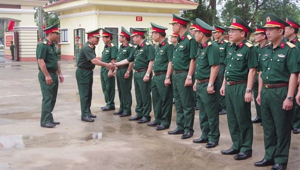 Thiếu tướng Lê Văn Đãng, Trưởng đoàn công tác (Bộ Quốc phòng) đã kiểm tra, công tác phối hợp thực hiện chủ trương tinh gọn bộ máy tổ chức hành chính của Bộ Chính trị.