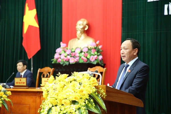 Ông Trần Hải Châu và ông Nguyễn Công Huấn cùng nhiều cán bộ lãnh đạo chủ chốt của tỉnh Quảng Bình nghỉ hưu trong đợt này.
