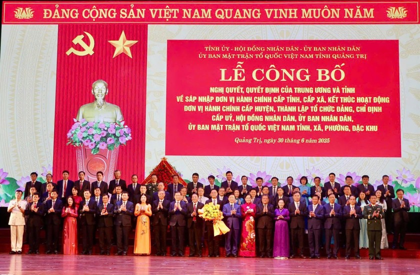 Công bố các quyết định tổ chức, bộ máy lãnh đạo tỉnh Quảng Trị mới.